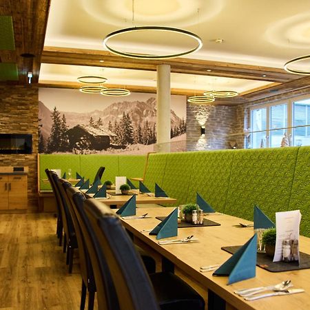 Aparthotel Kleinwalsertal Mittelberg Eksteriør billede