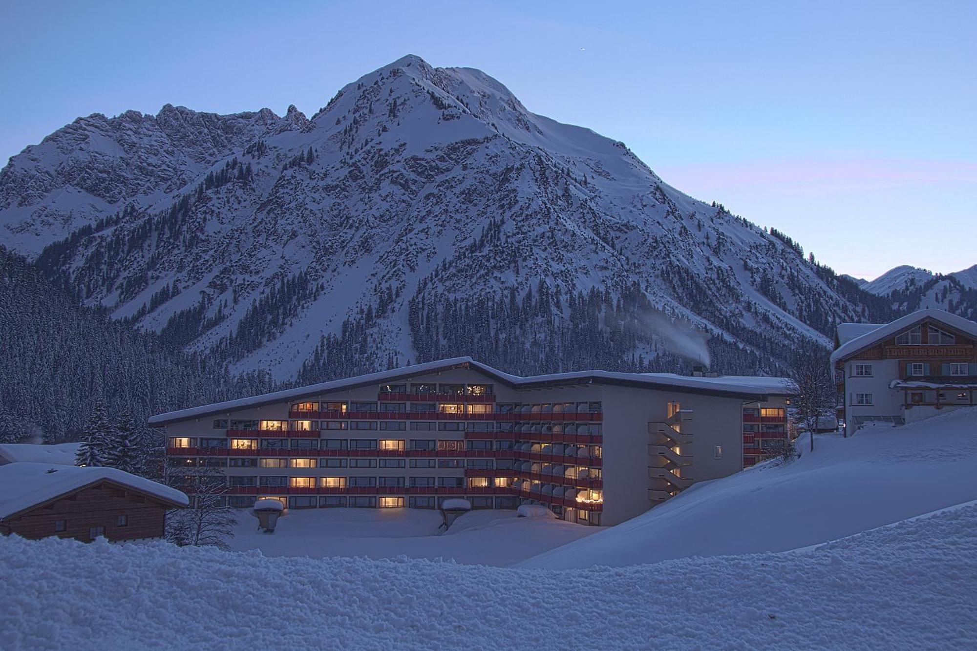 Aparthotel Kleinwalsertal Mittelberg Eksteriør billede
