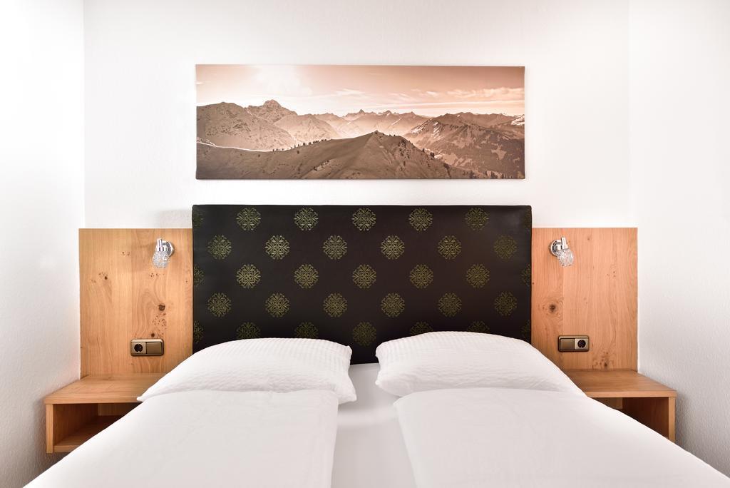 Aparthotel Kleinwalsertal Mittelberg Eksteriør billede
