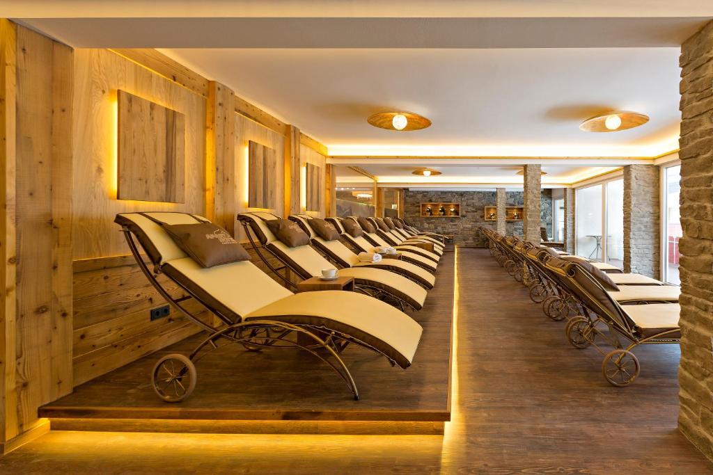 Aparthotel Kleinwalsertal Mittelberg Eksteriør billede